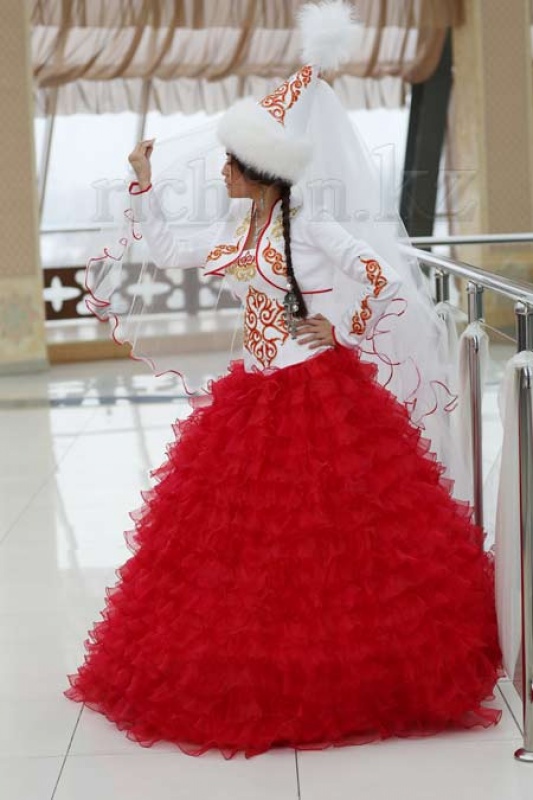 Фото Richton - Алматы. казахское платье с красной юбкой
