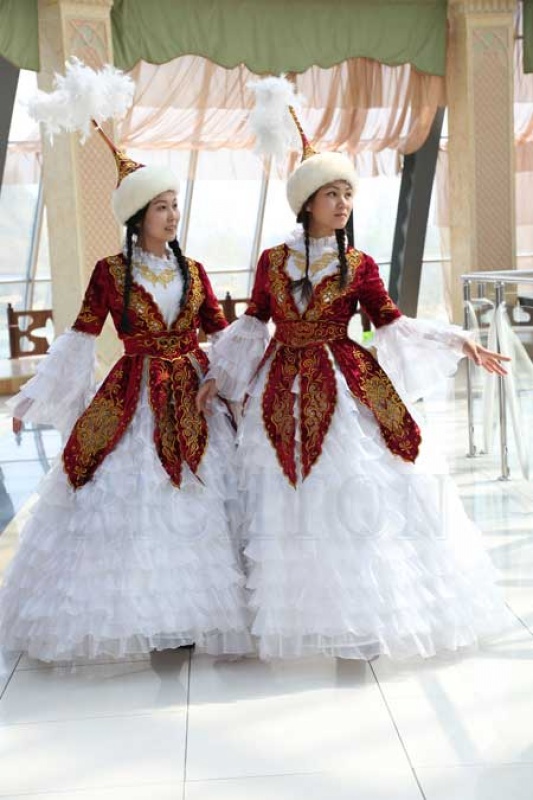 Фото Richton - Алматы. казахские платья с камзолами