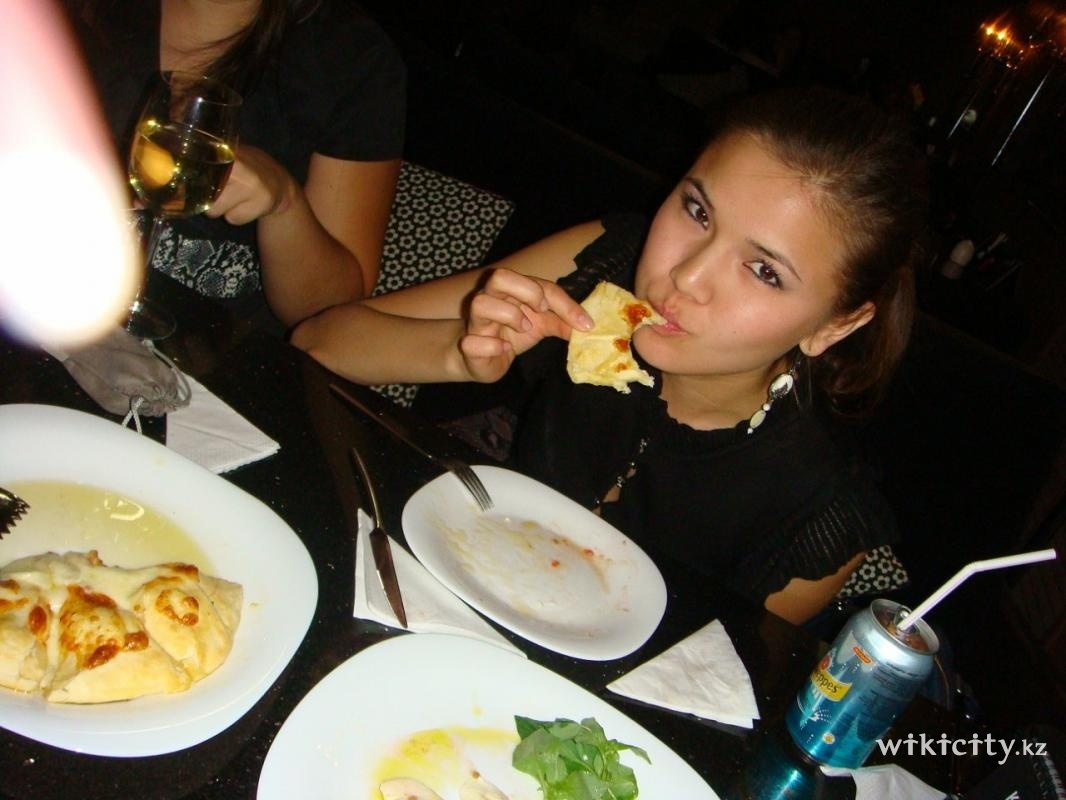 Фото DOLCETTO - Almaty. В Dolcetto, очень вкусные сырные лепешки.:) 