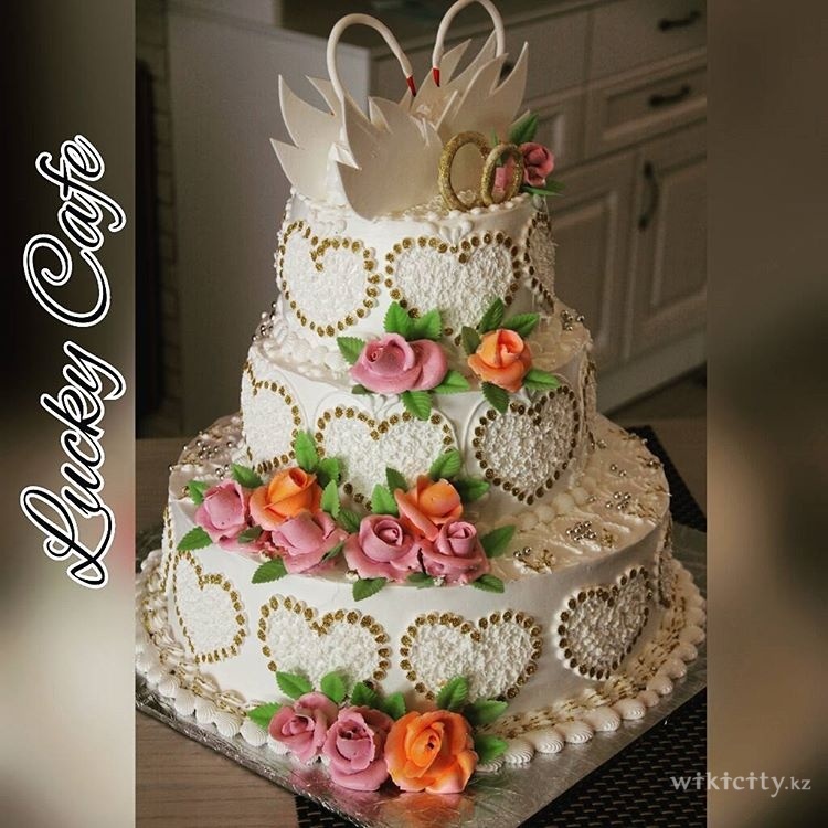 Фото Lucky - Astana. Свадебный торт