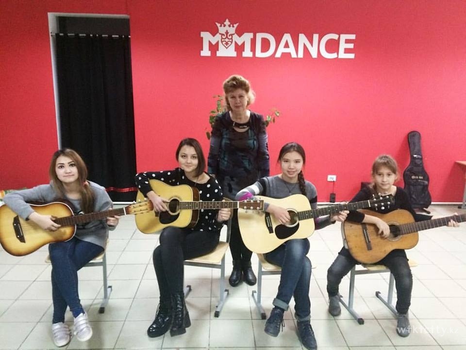 Фото MMDance - Алматы. Уроки игры на гитаре, домбре. 