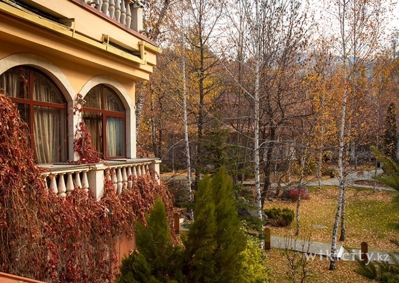 Фото Bellagio - Алматы. Осень