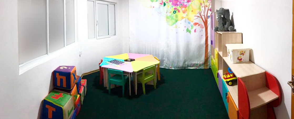 Фото Bravo kids - Алматы. Детская комната, предназначена для игр, здесь же работает экспресс-няня, планируются уроки по раннему развитию
