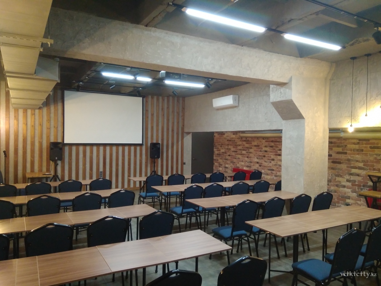 Фото Brick Loft Almaty - Almaty. Classroom