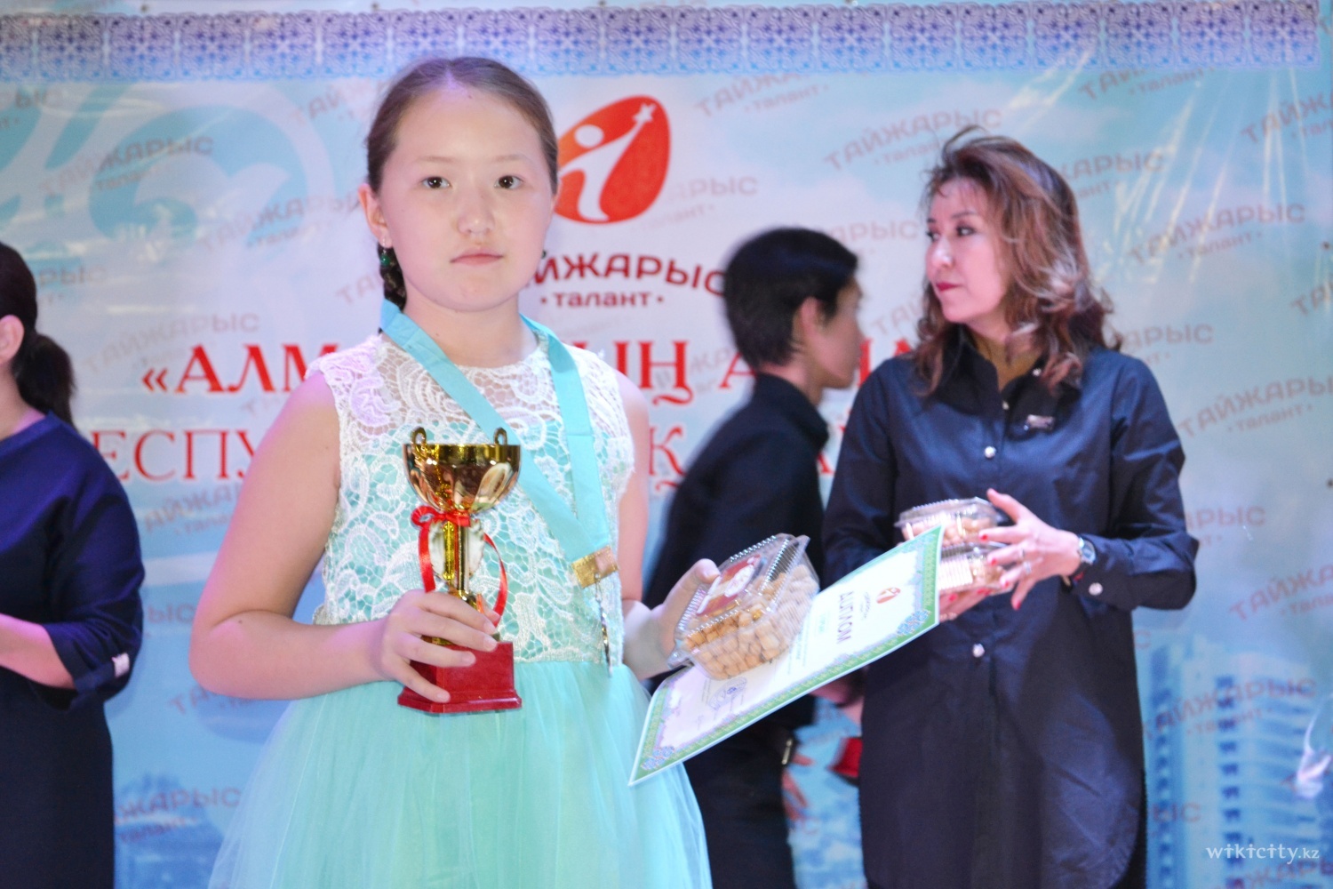 Фото Murager Music School - Almaty. Наши победители Гран-при в  международном конкурсе по домбре