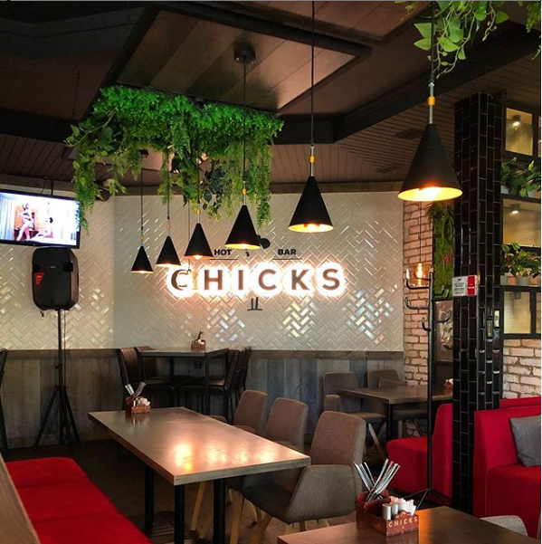 Фото Hot Chicks Grill & Bar - Almaty