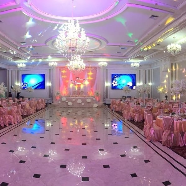 Фото Sultan Hall Almaty - Алматы. Банкетный зал с розовым декором