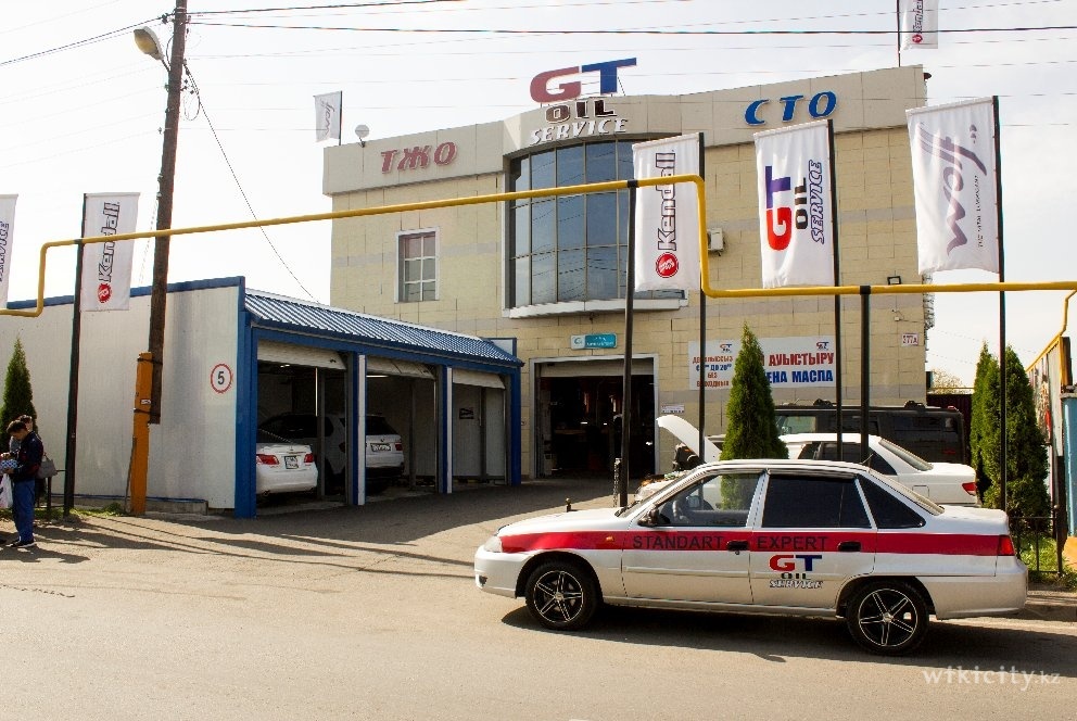 Фото GT oil service Пункт замены масла №1 - Алматы. Главный офис на Тлендиева 377а, имеет 7 ям для замены масла, 4 подьемника, 2 бокса электриков, и геометрический подьемник.