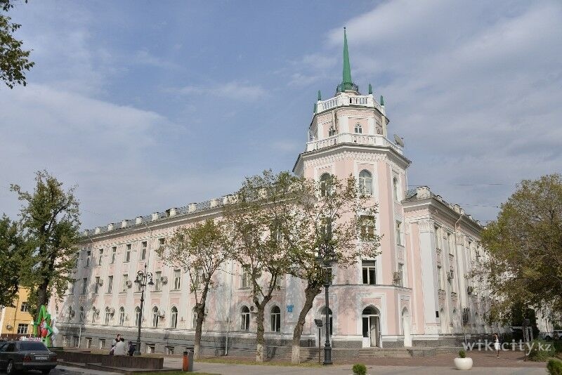 Фото City Hub - Алматы. Тот самый знаменитый шпиль Алматы, где расположен коворкинг центр City Hub