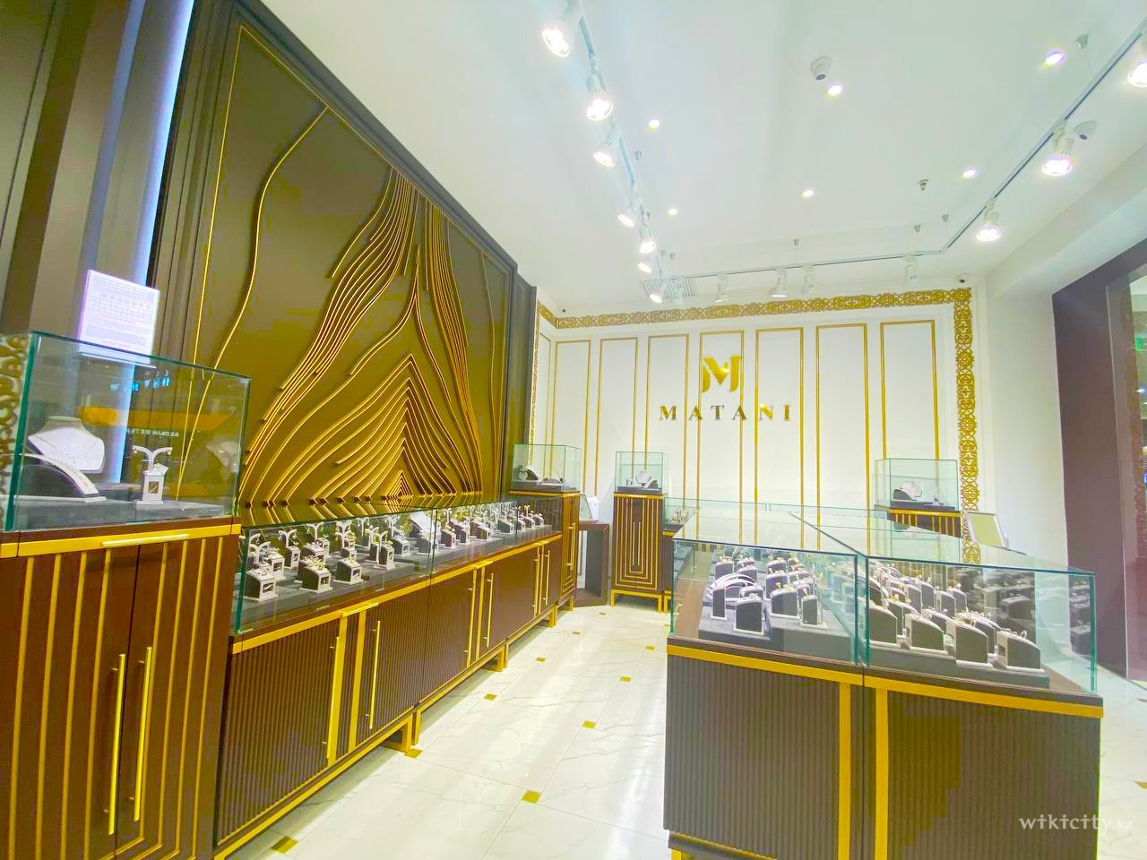Фото MATANI Jewelry - Astana. Золотые украшения из белого и желтого золота 585 пробы.