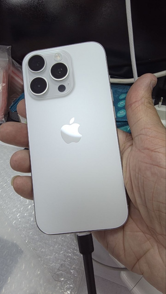 Фото Ремонт Macbook, iPhone в Алматы, сервис apple - Алматы. замена заднего стекла iphone 16 pro