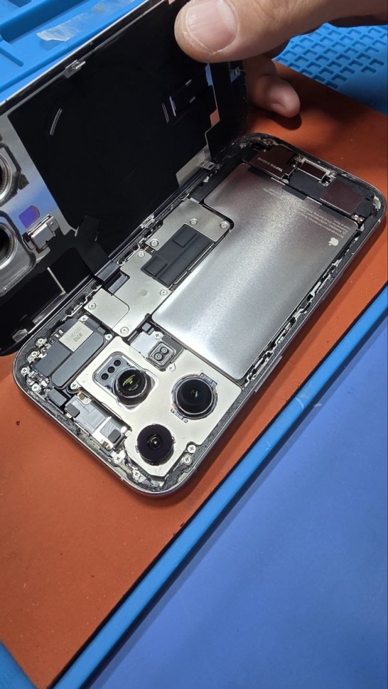 Фото Ремонт Macbook, iPhone в Алматы, сервис apple - Алматы. замена камеры iphone 16 pro