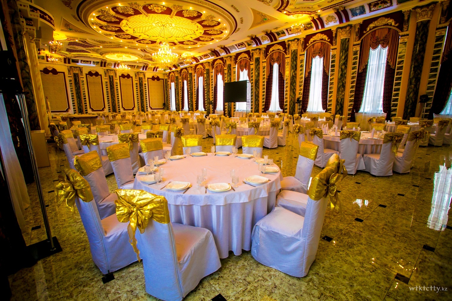 Фото Пугасов - Almaty. Банкетный зал Ballroom