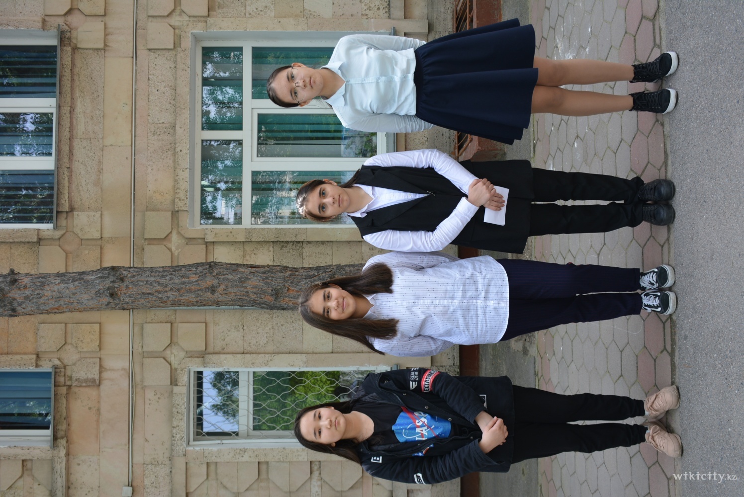 Фото Сенiм - Алматы. 4 подружки. Начинаем новый учебный год.