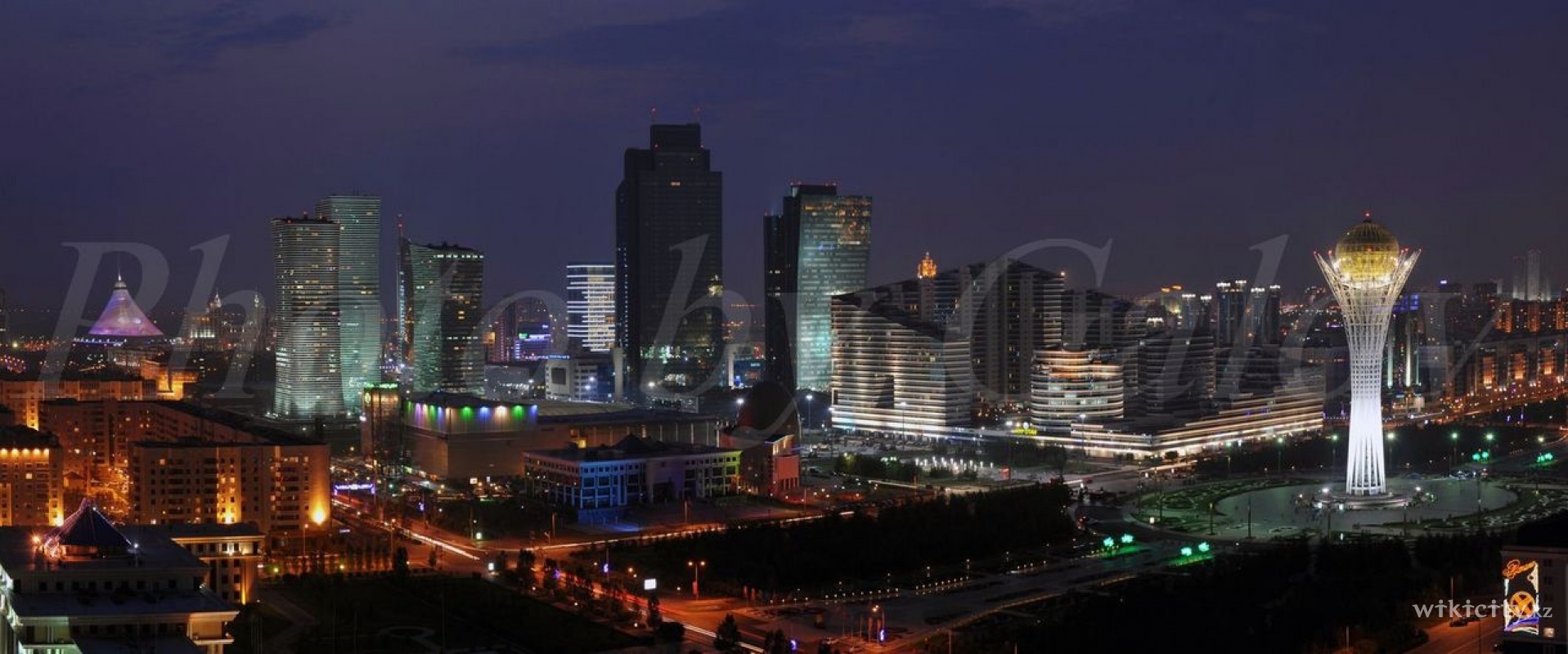 Фото La Mansarde - Астана. Ночной вид.