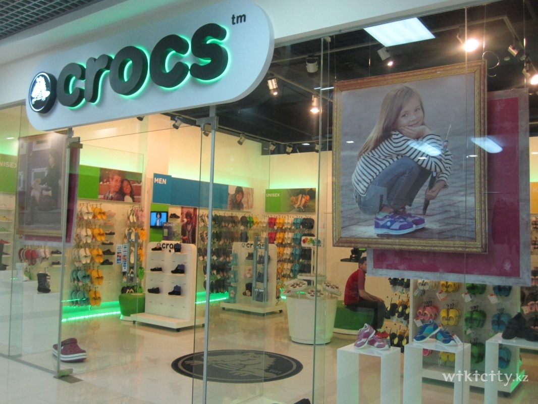 Фото Crocs Алматы. 