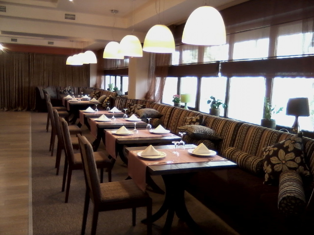 BUONO pizza & pasta 
Новый ресторан домашней итальянской кухни
Ресторан  для всей семьи

ресторан BUONO прекрасно подойдет как  для веселого семейного праздника и детского дня рождения так и для делового обеда или романтичного свидания
Оригинальный интерьер, здесь все располагает к приятному отдыху

В меню ресторана для всей семьи: итальянская пицца на тонком тесте, легкие тематические блюда, салаты, паста и ризотто.

Разнообразие десертов порадует и детей и взрослых: классический тирамису или горячий шоколадный кекс с шариком мороженого готовятся по специальным итальянским рецептам! 
А для юных гурманов разработано специальное детское меню.
   
В ресторан BUONO можно смело приходить с детьми. Специально для них оборудована большая и яркая игровая площадка, в которой оставить ребенка среди игрушек и под присмотром вы можете совершенно бесплатно.

Главное в итальянской кухне - гармония вкуса и Ваше хорошее настроение. С этим в в ресторане BUONO  все в порядке - за гармонию вкуса отвечают профессионалы, а Ваше хорошее настроение приходит сразу, благодаря безукоризненному сервису в уютном интерьере нашего ресторана.

Если Вы подбираете банкетный зал для проведения свадьбы или празднования юбилея? Или у Вас встреча однокурсников, или Вы подыскиваете подходящее место для корпаратива? – ресторан BUONO отлично подойдет для проведения люблого вида банкета

Мы предлагаем индивидуальный подход к каждому гостю и каждому мероприятию, помогая создать для Вас и Ваших гостей незабываемый праздник в теплой, светлой и уютной атмосфере 

Опытный персонал ресторана подберет для Вашего праздника блюда и напитки, с учетом Ваших предпочтений, поможет в организации украшения банкетного зала и побора ведущего, а также организует видео и фотосъемку!


Основной рассчитан до 180 персон.
VIP зал с камином до 20 персон
Караоке зал до 20 персон
Огромная сцена для музыкантов и местом для танцев
Зал для курящих до 25 персон
Игровая площадка для детей до 15 детей
Удобная охраняемая парковка  

Ресторан BUONO находится в микрарайоне Таугуль, по улице Пятницкого угол ул. Шалова в здании универсама КЕРЕМЕТ.

ДОБРО ПОЖАЛОВАТЬ В НОВЫЙ РЕСТОРАН BUONO!!!
+7 771 411 00 48
+7 747 103 09 59
info@buono.kz
