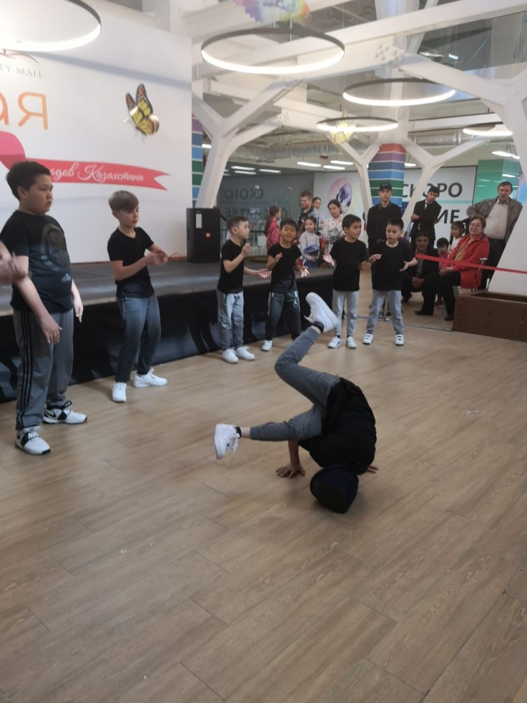 Брейк с 7-ми лет.