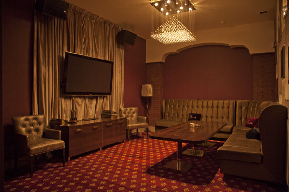 интерьер стриптиз бар justo 