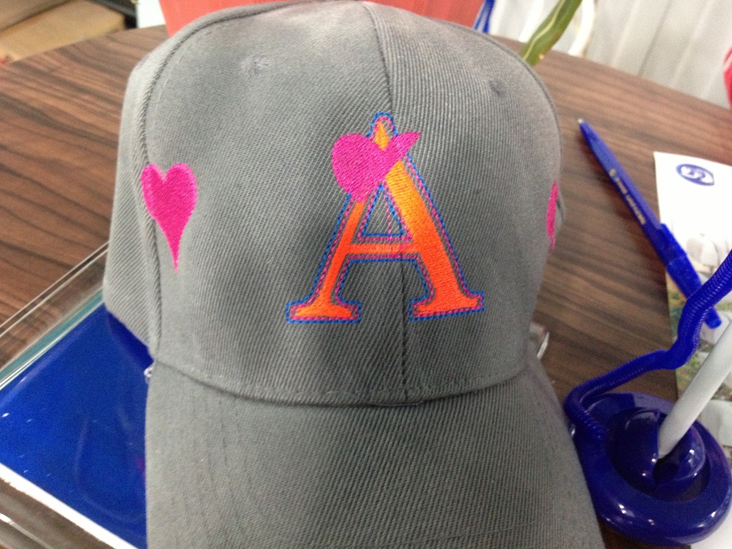 вышивка на бейсболках
