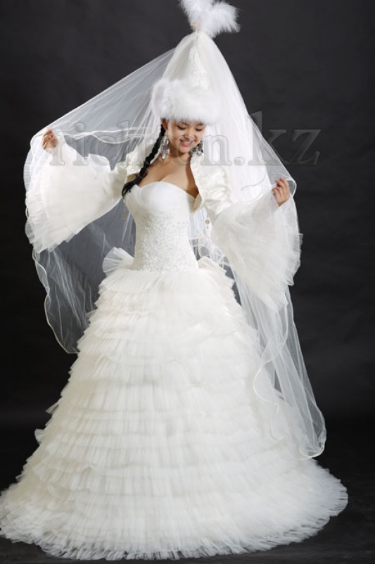 белое казахское свадебное платье