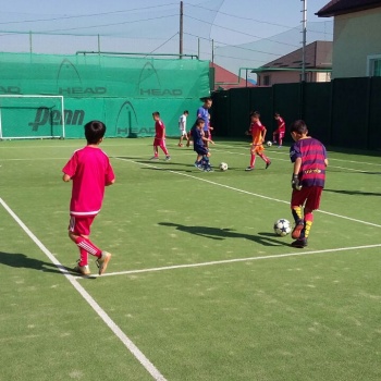 Фото Family Tennis Club Almaty. Секции по футболу.