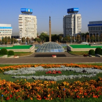 Фото Площадь Республики Алматы. 