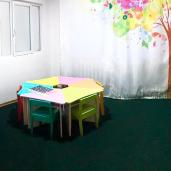 Фото Bravo kids Алматы. Детская комната, предназначена для игр, здесь же работает экспресс-няня, планируются уроки по раннему развитию