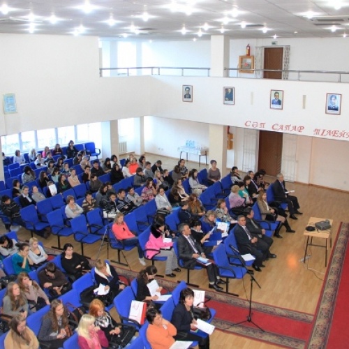 Фото Финансово-экономический колледж Алматы. Актовый зал колледжа на 350 мест