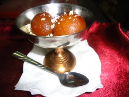 Фото Tandoor Almaty. десерт gulab jamun