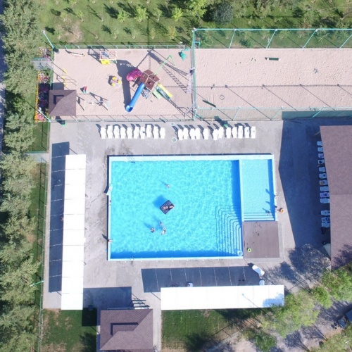 Фото Центр Семейного Отдыха - Kapchik.kz Конаев. Вид сверху на территорию комплекса