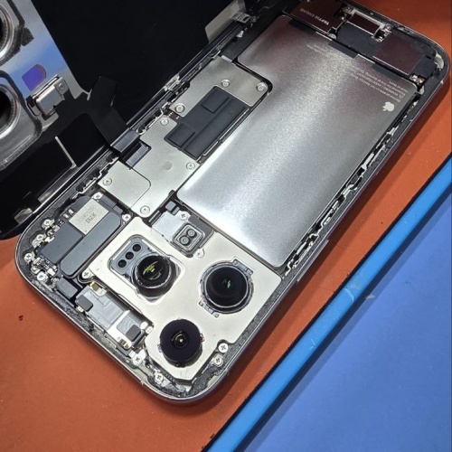 Фото Ремонт Macbook, iPhone в Алматы, сервис apple Алматы. замена камеры iphone 16 pro