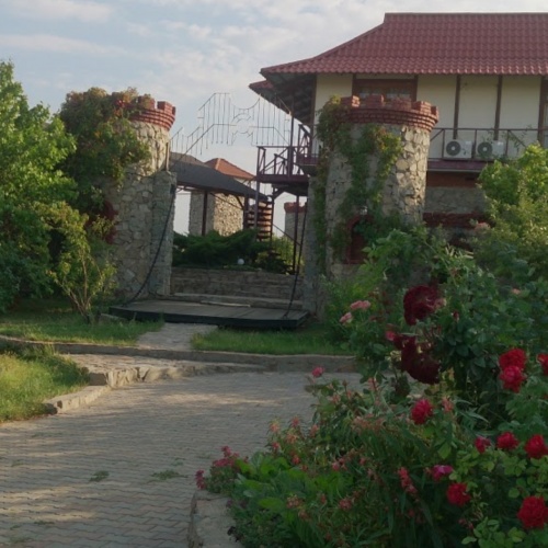 Фото Старая крепость Қонаев. 