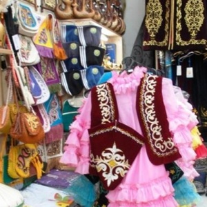 Фото Әлі, национальные сувениры - Национальная одежда