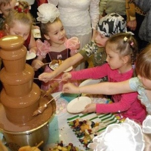 шоколадный фонтан на детском празднике