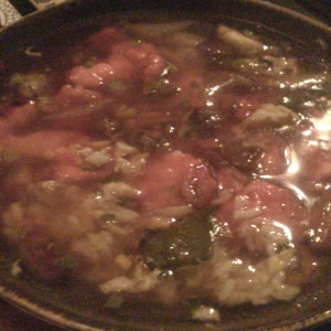 Фото MAO - в знак протеста отправили на кухню наше собственное блюдо: креветки в кисло-сладком соусе с говядиной на сковородке и жареным рисом с овощами в пиве. 