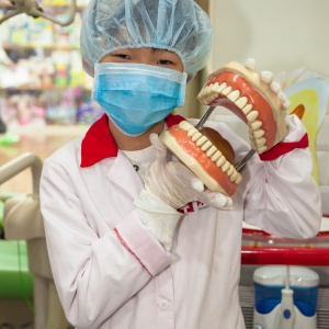 Фото "Profiland" Город профессий для детей - Клиника Рахат, стоматолог