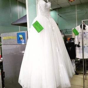 Чистка свадебных платьев
