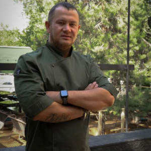Фото Zenkov bar - Шеф Zenkov bar — Азиз Игамов — шеф-повар международного уровня. Работал в лучших ресторанах Москвы, Алматы и Ташкента.