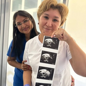 Фото Miracle IVF - Наши доктора - Токенова Асем Куанышбековна (Казахстан) стаж 24 года и доктор Снеха Рахатекар (Индия) стаж 12 лет