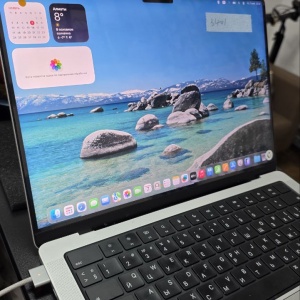 Фото Ремонт Macbook, iPhone в Алматы, сервис apple - замена дисплея macbook