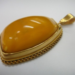 Серебряный кулон (золоточение) с янтарем