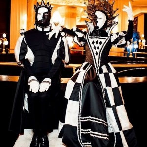 Фото Томирис - Шахматные король и королева 
<br>10000т
