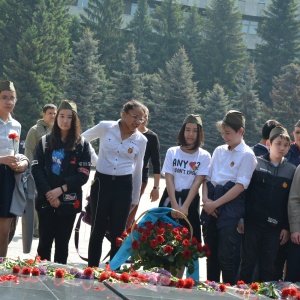 Фото Сенiм - Мы пришли поклониться павшим героям Великой Отечественной войны.