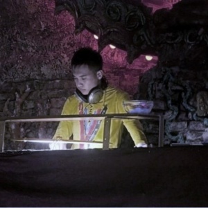 Dj R.