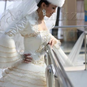 казахское свадебное платье